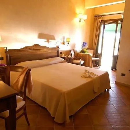 Hotel Il Podere 4*
