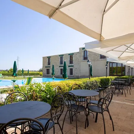 Отель Il Podere 4*