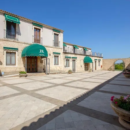Отель Il Podere 4*